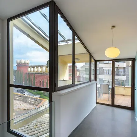 Apartman Atico Enfrente Del Museo Dali *